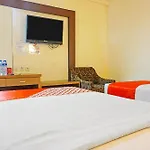 RedDoorz Plus @ Grand Populer Hotel