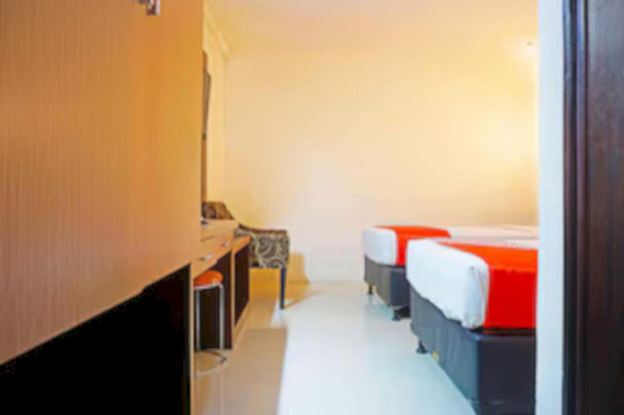 Hotel Collection O Losari Near Pantai Losari Formerly Grand Populer 3*