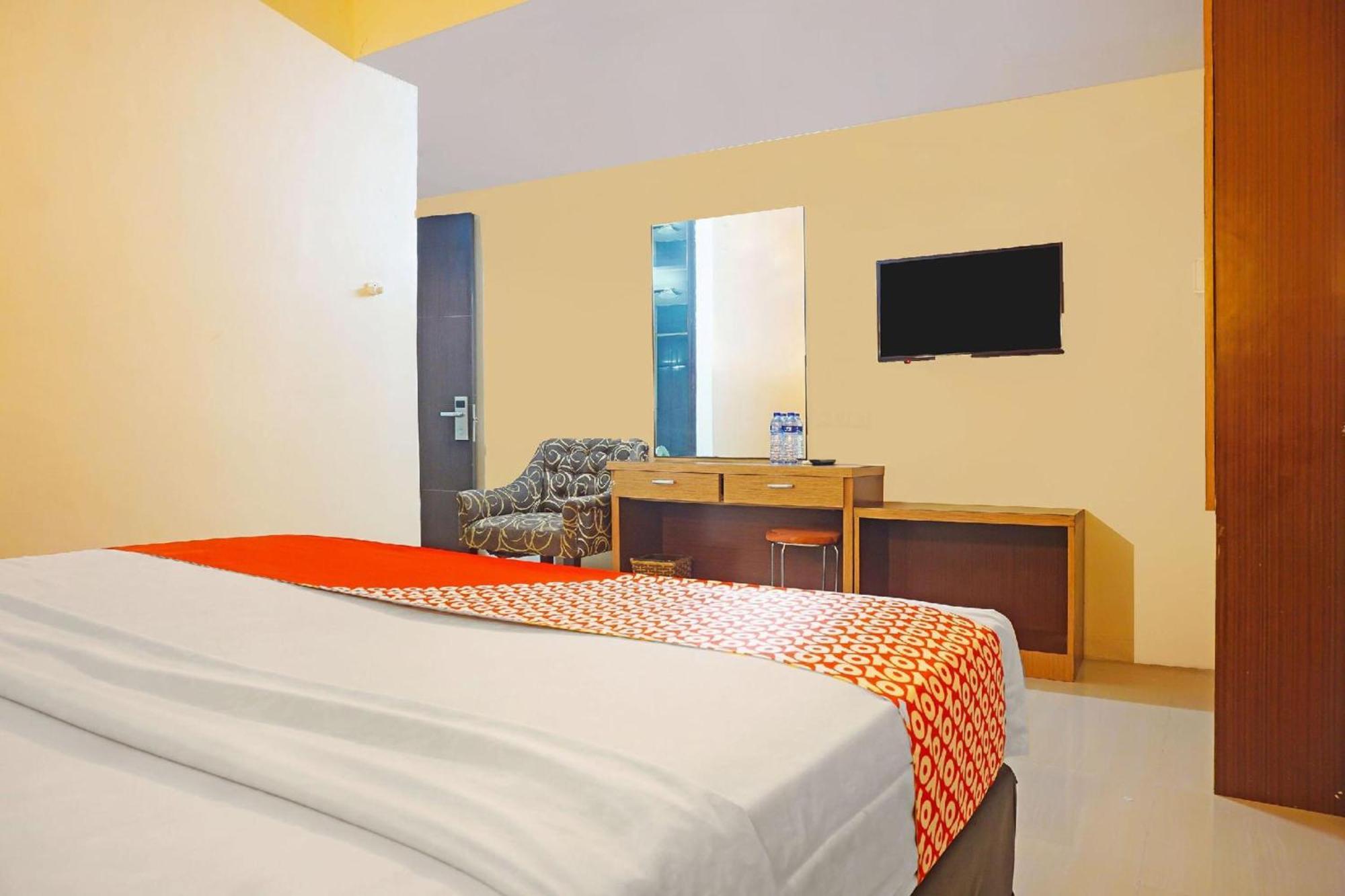 Collection O Losari Near Pantai Losari Formerly Grand Populer Hotel 3*